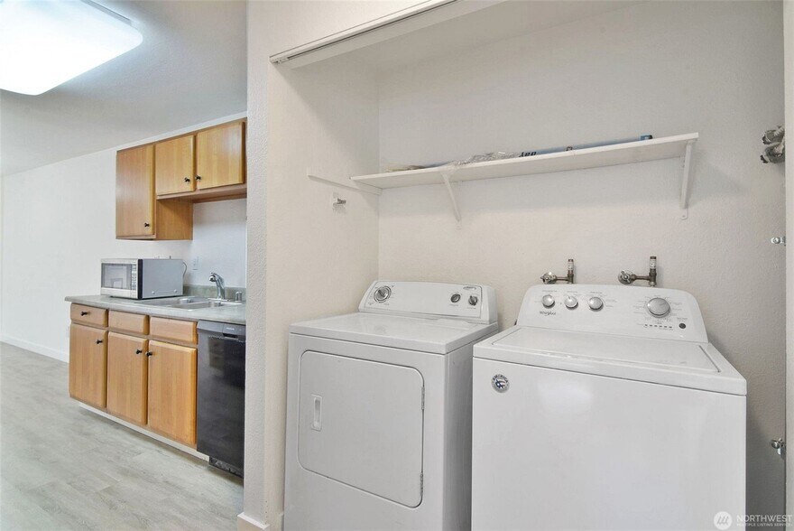 Building Photo - 16817 Larch Way