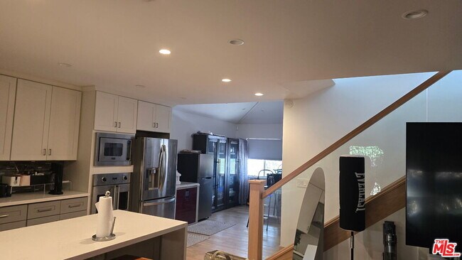 Building Photo - 11835 Grevillea Ave