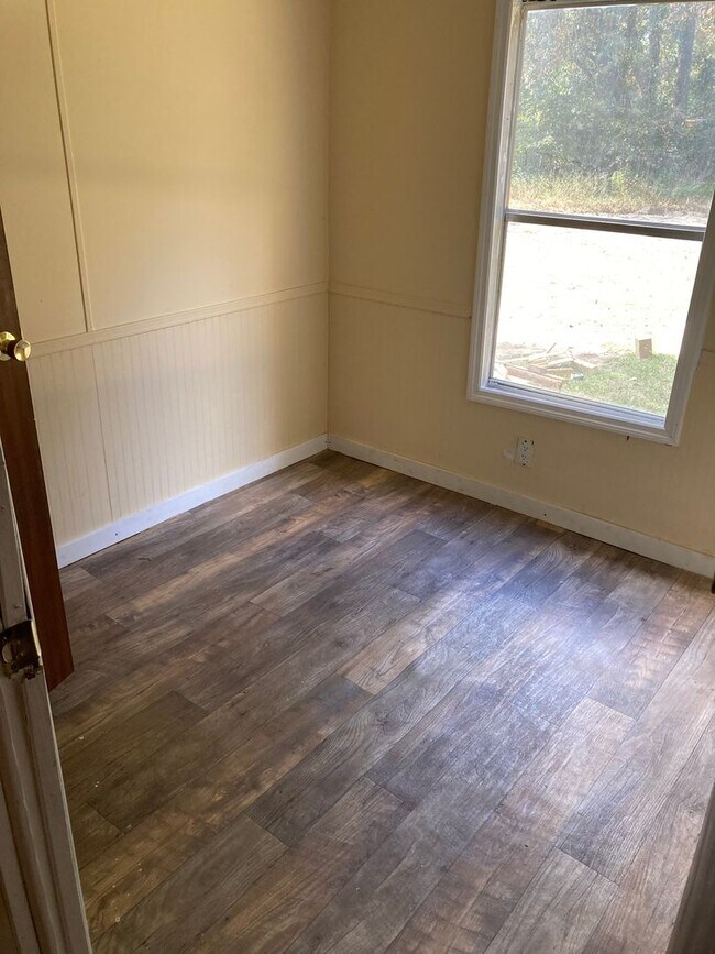 Building Photo - New Home Available! Rent this 2 Bedroom Home in Beech Island!