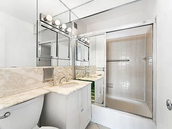 Building Photo - 75 Henry St