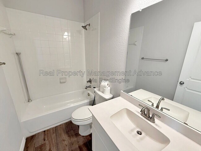 Building Photo - 516 Evergreen Rd