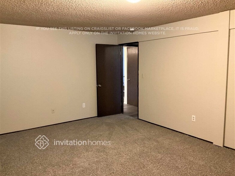 Building Photo - 12239 Oak Tree Pl SW