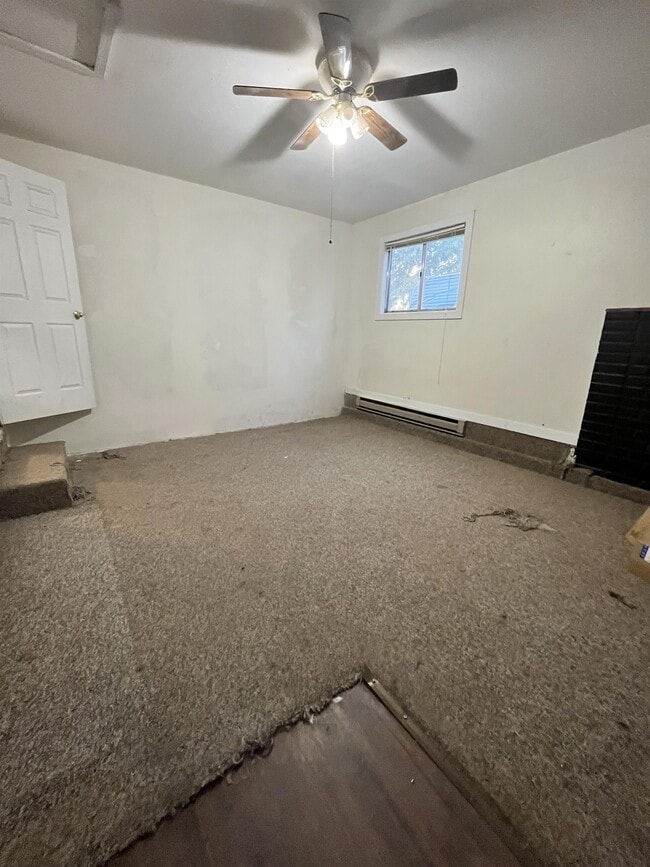 Building Photo - 1240 N 2nd E