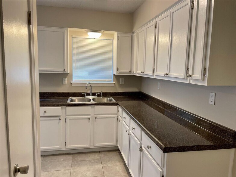 Building Photo - 3710 Dorado Cove