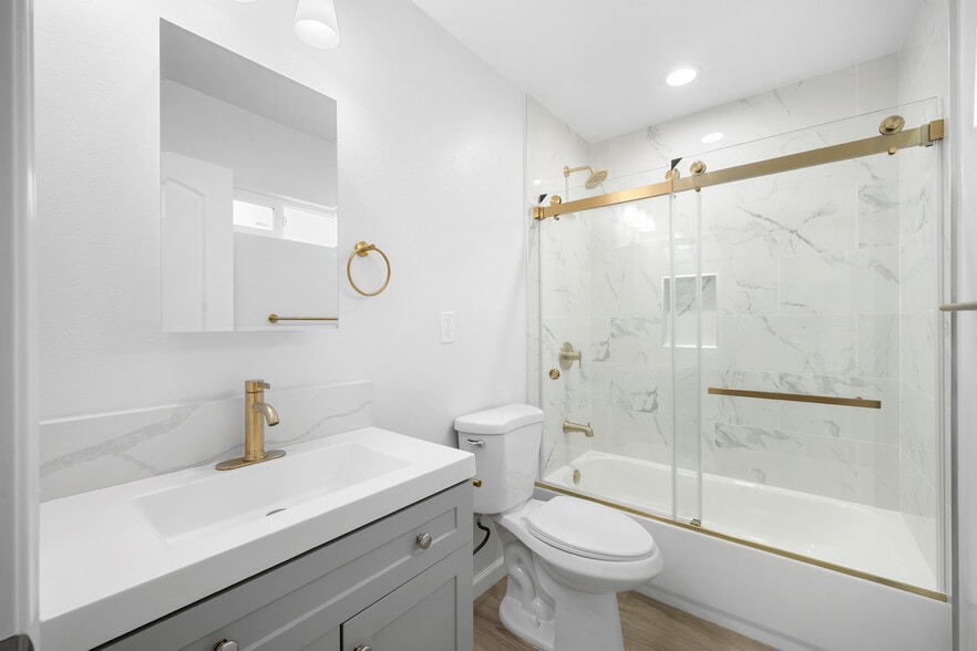 Building Photo - 536 South St