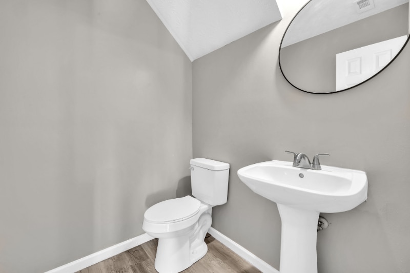 Building Photo - 732 Shadow Lake Dr