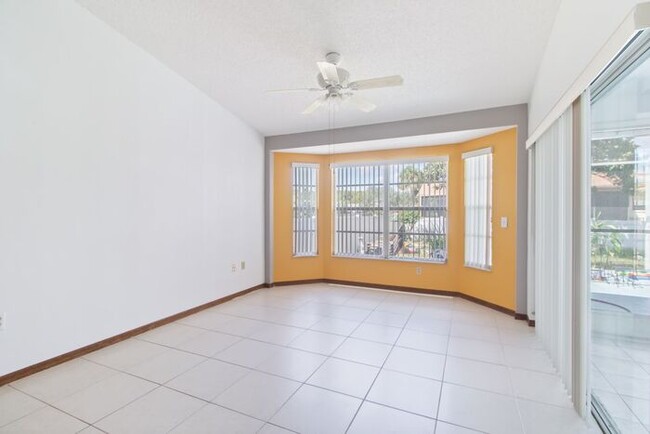 Building Photo - Hudson Pool Home for Lease