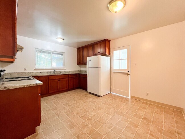 Building Photo - Charming 3-Bedroom Home in Napa’s Sought-A...