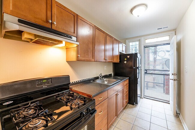 Building Photo - 351 Parkland Pl SE