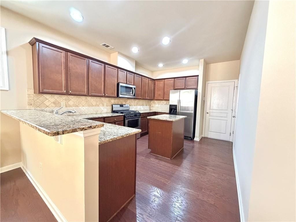 Building Photo - 6215 Crested Moss Dr