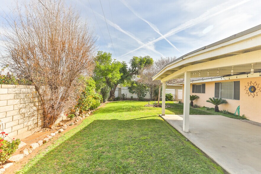 Building Photo - 205 E Old Mill Rd