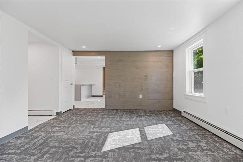 Building Photo - 2 Howes Corner Rd