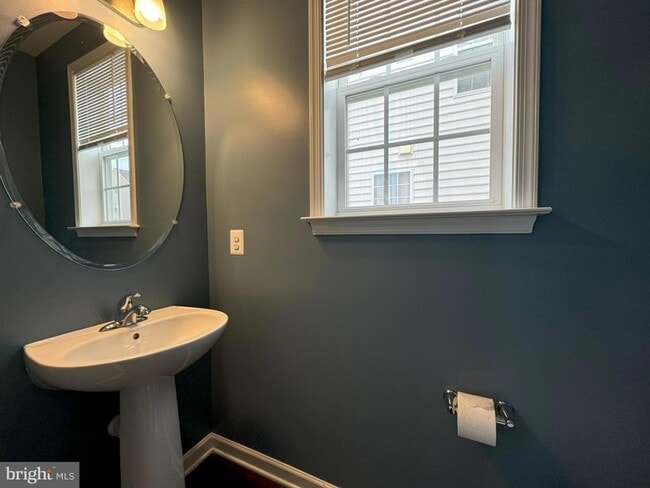 Building Photo - 9067 Fox Stream Way