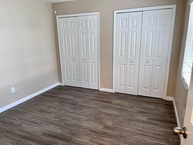 Building Photo - 162 Windtree Ln