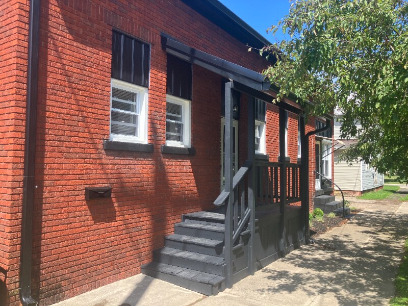 Building Photo - 306 1/2 W Center St