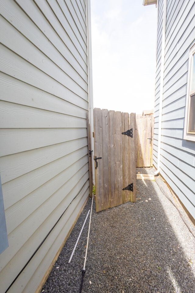 Building Photo - 8932 Hollister Commons Ln