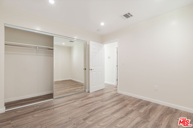 Building Photo - 1049 Sonora Ave