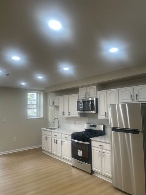 Building Photo - 167 N Grove St