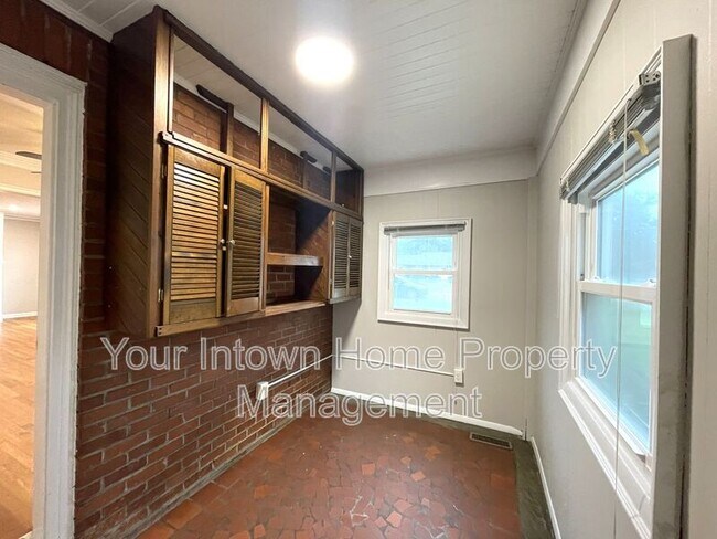 Building Photo - 430 Lynnhaven Dr SW