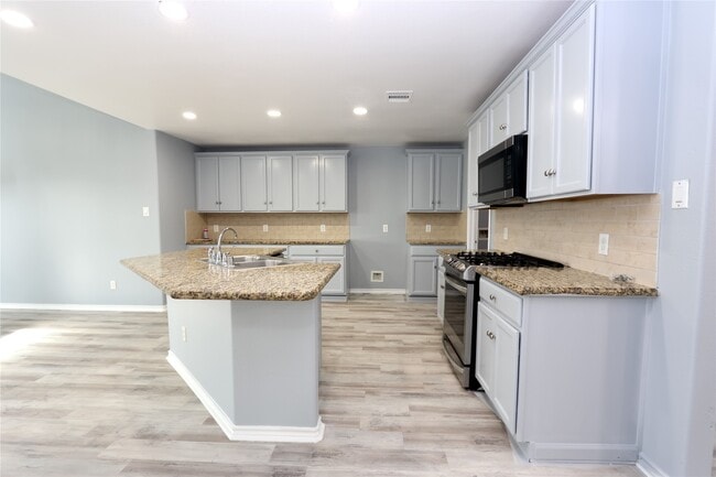 Building Photo - 9218 Mission Arbor Ln