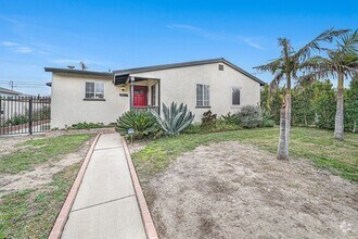 Building Photo - A beautiful  home in North Hollywood is no...