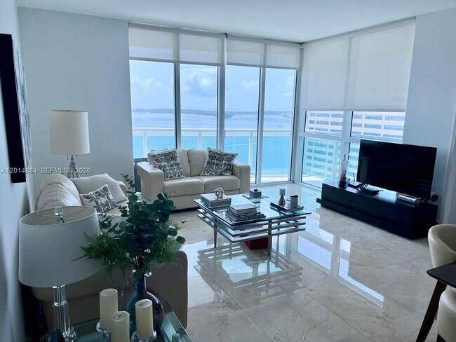Building Photo - 950 Brickell Bay Dr