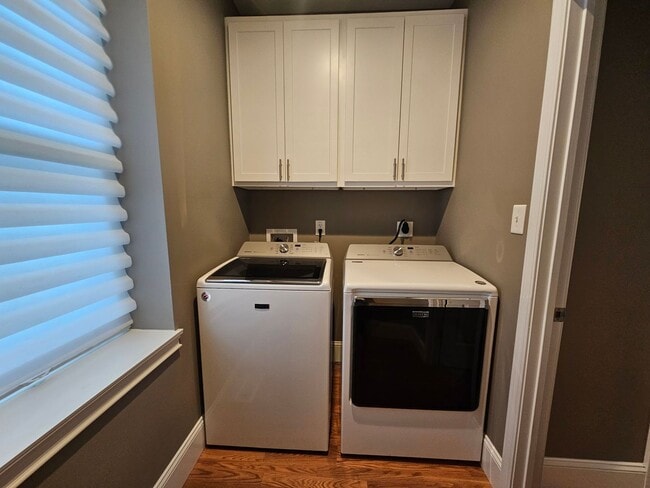 Building Photo - Charming 4BR/2.5BA Home in Historic Washington, MO - Walk to the Riverfront!