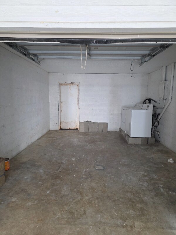 Building Photo - 4780 Pontchartrain Dr