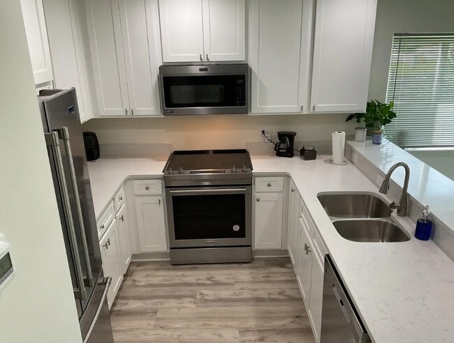 Building Photo - 485 Gulf Shore Dr