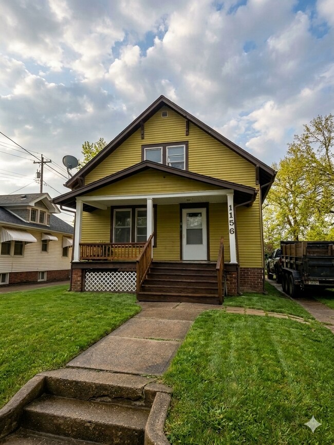 Building Photo - 1156 E Losey St