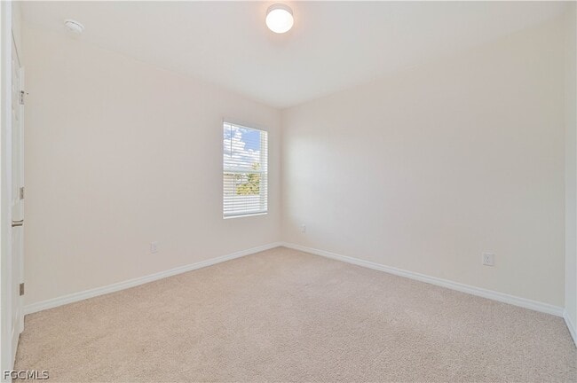 Building Photo - 1009 Jacaranda Pkwy E