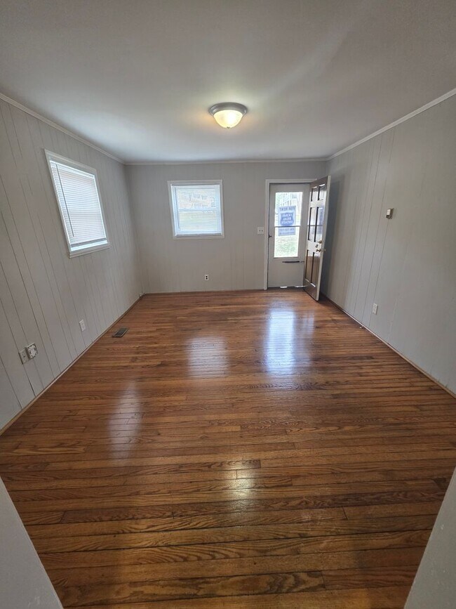 Building Photo - 4848 Berl St