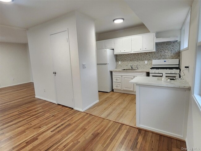 Building Photo - 5 Birch Ct