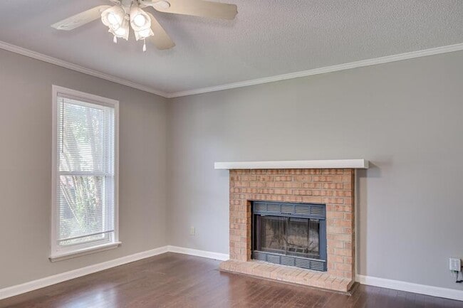 Building Photo - 2453 Riverlook Dr