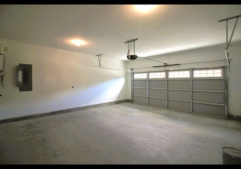 Building Photo - 9533 Snowy Cliff Ln