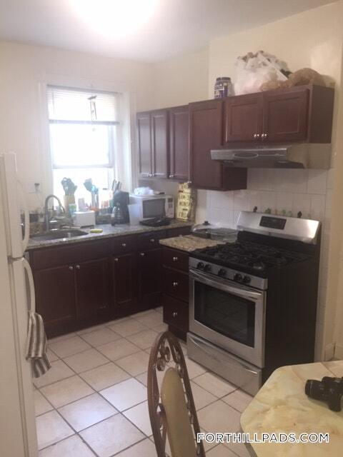 Building Photo - 4.5 Centre St