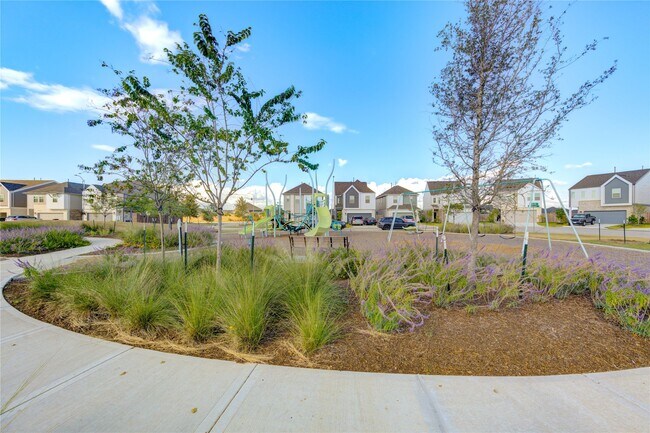 Building Photo - 31918 Holland Arbor Trl