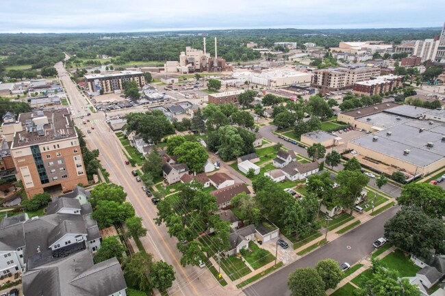 Building Photo - 620 2nd Ave NW