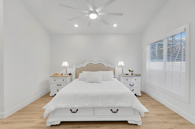 Building Photo - 6391 NW 23rd Ln