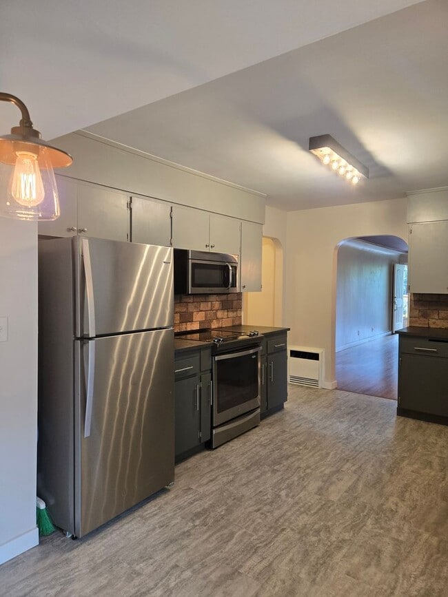 Building Photo - Spacious Single-Story 3 Bed / 2 Bath Home in Federal Way