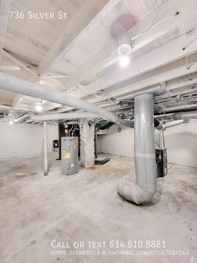 Building Photo - 736 Silver St