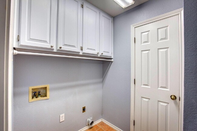 Building Photo - Charming 3 Bedroom Oasis on 2.5 Acres!