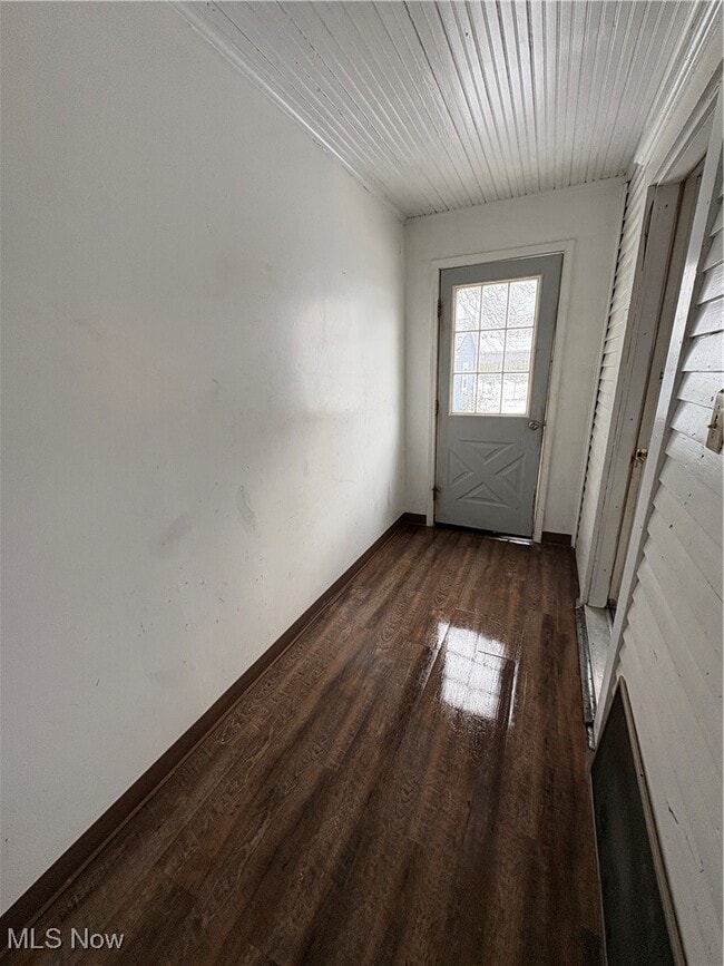 Building Photo - 242 W Summit St