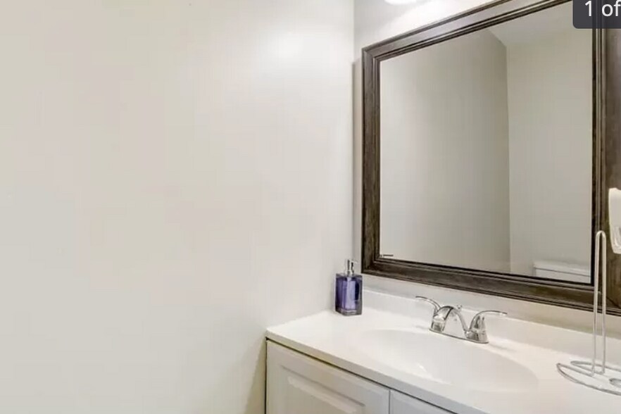 Building Photo - Room in Single Family Home on Woodstone Dr