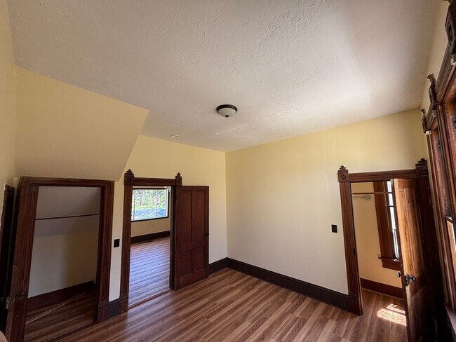 Building Photo - **Coming soon** Charming Historic 4-bd Hom...