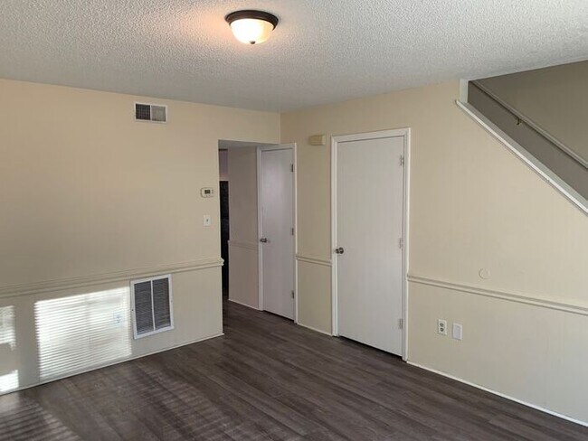 Building Photo - End unit townhouse-Completely remodeled!!