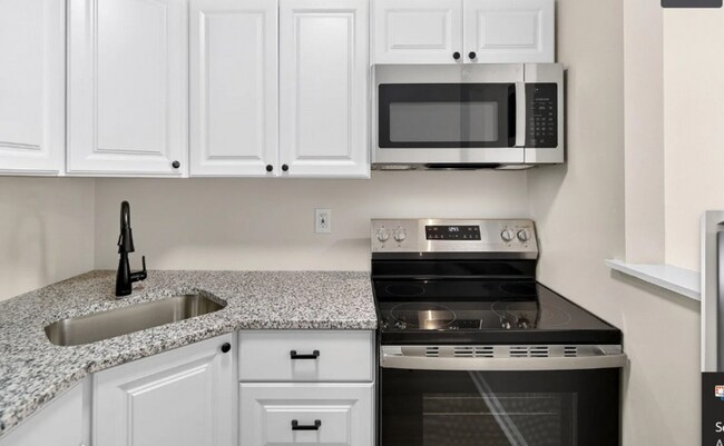 Building Photo - 13 Sligo St