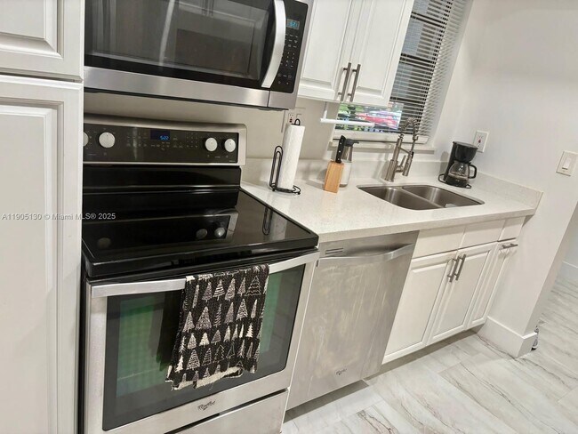 Building Photo - 8632 NW 34th Pl