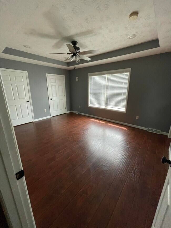 Building Photo - 1024 Heathcliff Dr