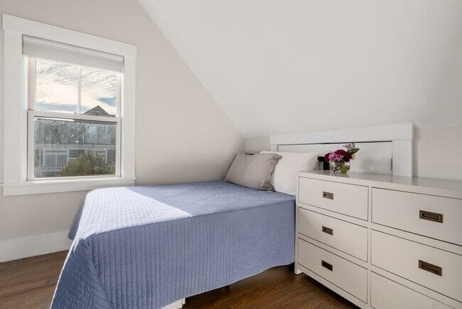 Building Photo - 43 Salcombe St
